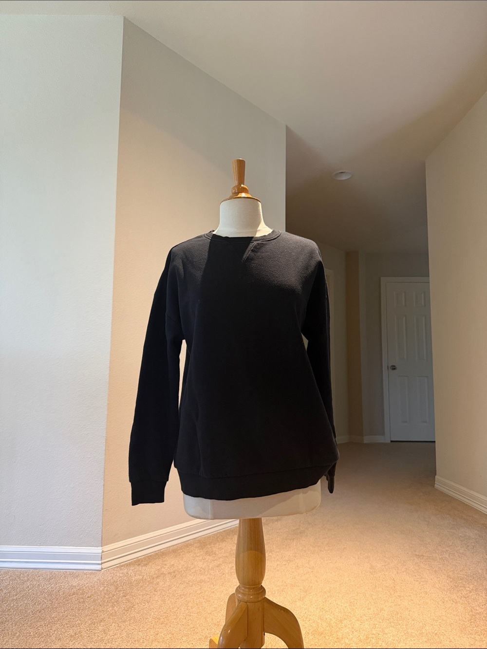 Forever 21 Men's Black Crewneck Sweatshirt